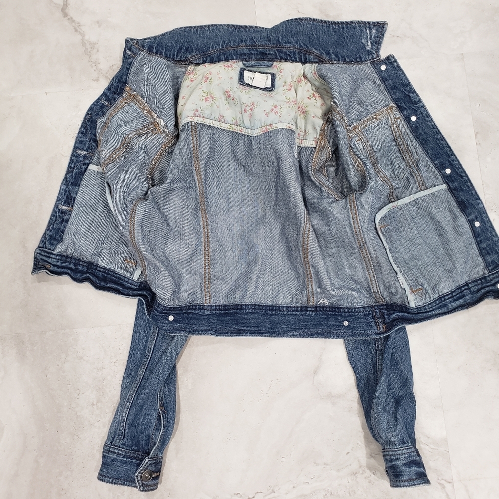 FOREVER 21 Destressed Jacket - Picture 4 of 6